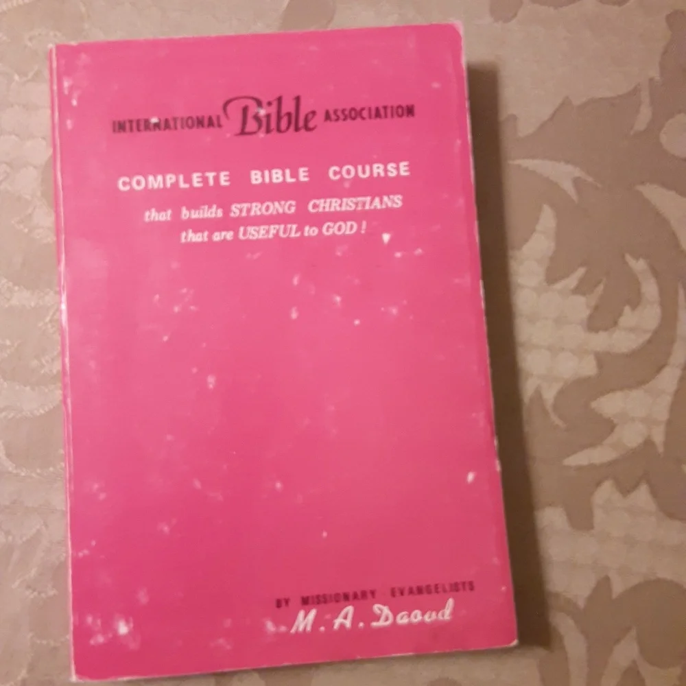 International Bible Association Complete Bible Course Paperback Book
